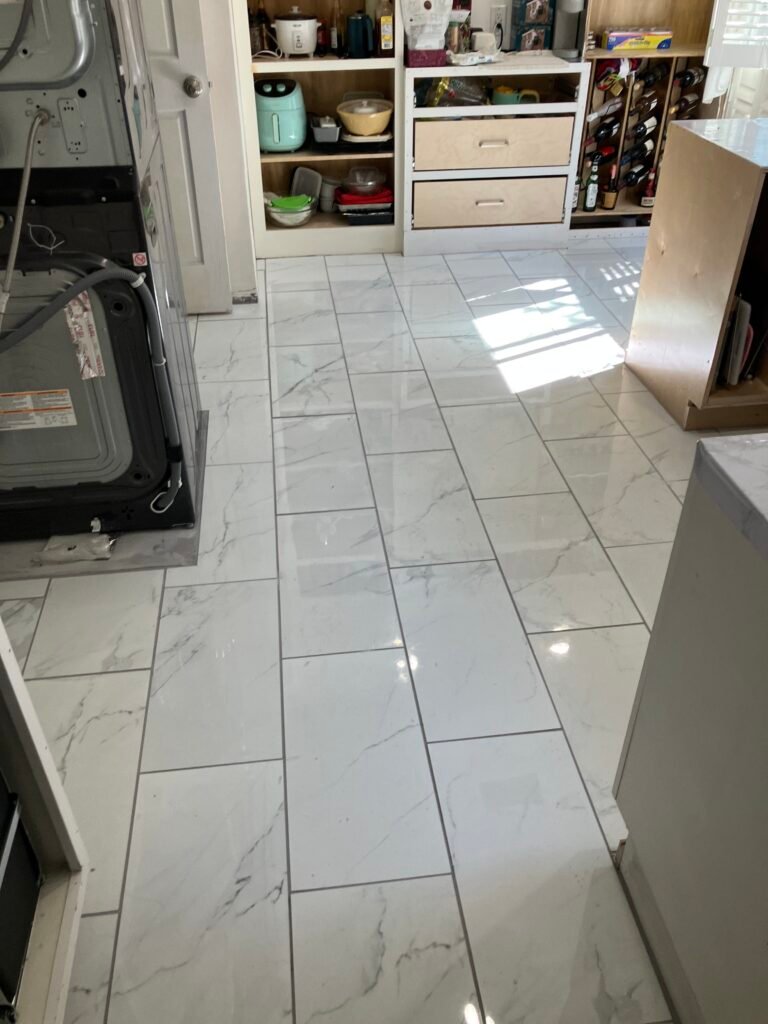 Large-Format Kitchen Tile Floor in Menlo Park, photo 5